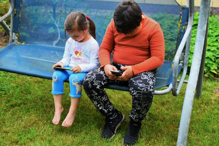Jak poznat závislost na mobilu u dítěte a jak na ni reagovat