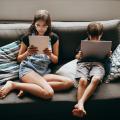TikTok, Instagram a realita: co by dnešní mámy opravdu měly vědět