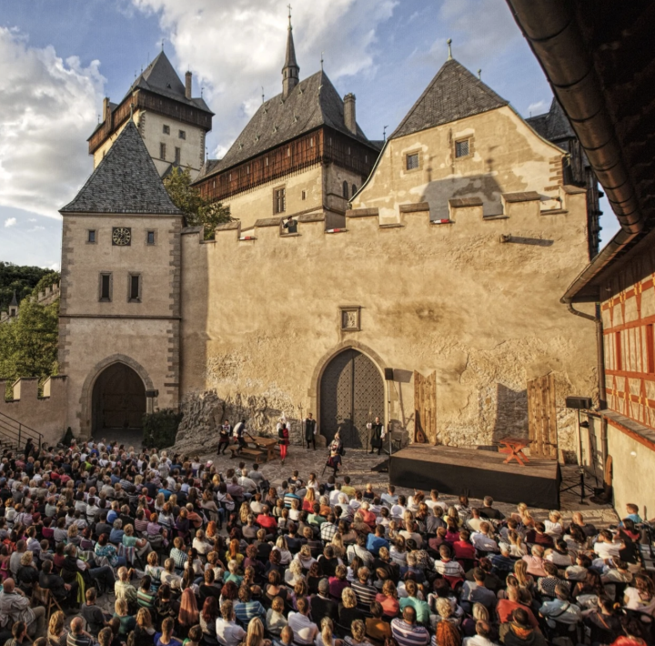 Noc na Karlštejně 2026